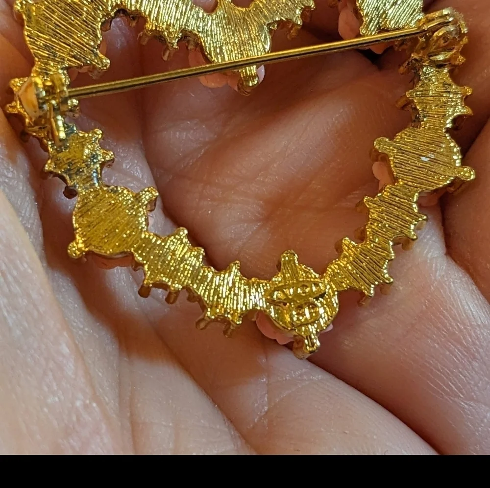 1990's Avon Rose Accented‎ Heart Pin